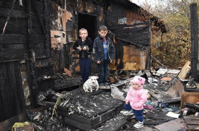 Просьба помощи президента восстановить сгоревший дом, где погибло трое детей
