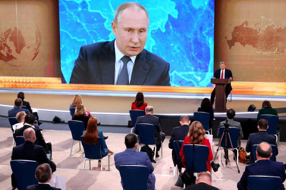 Фото с прошлогодней прямой линии президента проходившая пресс-конференция в 2020 году, где Путин отвечал на вопросы граждан. Ожидаем, что будет в 2021 году.