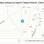 Посмотрите на фото из Яндекс карты, где нет автомобильной дороги к домам города Севастополь, улица Эдельвейсовая 2-я, 68.