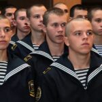 На фото курсанты военно-морского колледжа на лекции.