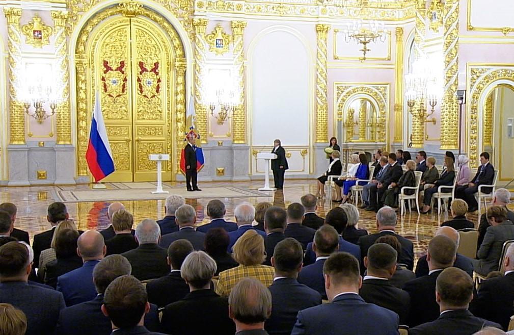 Путин на поздравительно речи в Кремле.
